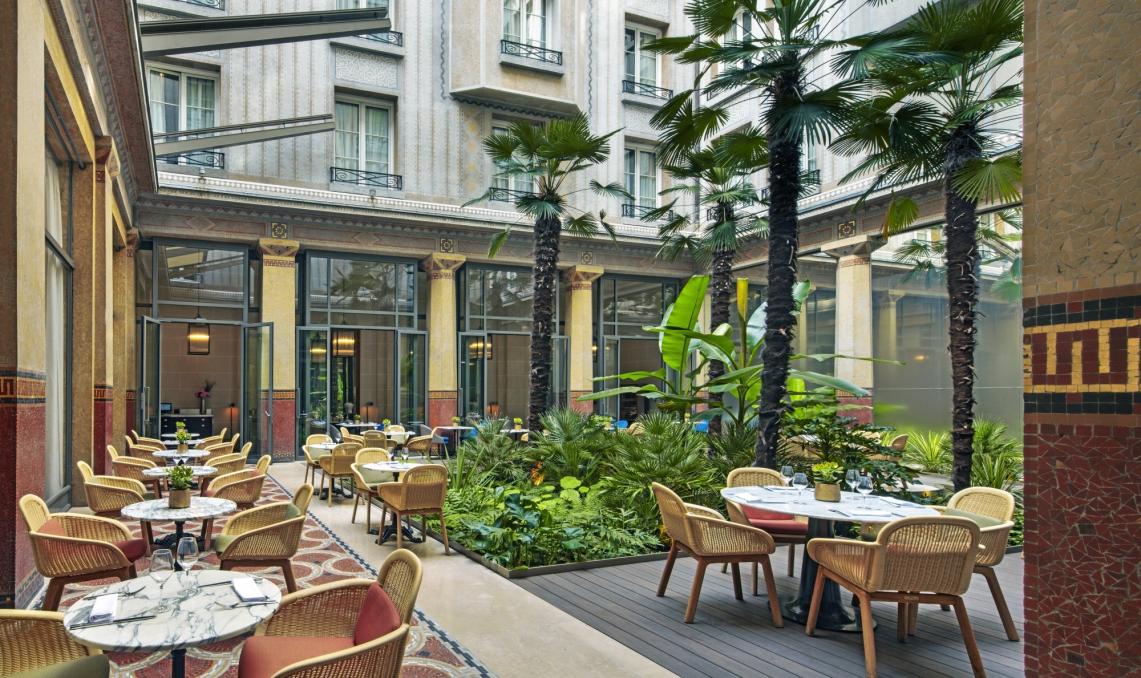 SILAM1812_france_paris_hotel_prince_de_galles_patio_restaurant_les_heures_rio_138.jpg