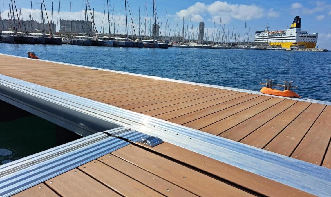 Pontons en lames Silvadec Atmosphère brun lima