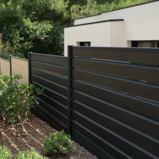 Noir (RAL 2100 mat) Persienne